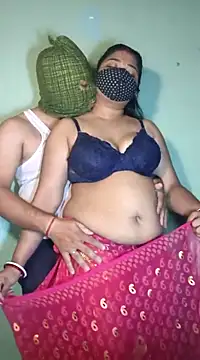 Snapshot of hotty_Sexy-couple chatting on March 18, 2025, 5:31 am hotty Sexy-couple online show from March 18, 2025, 5:31 am