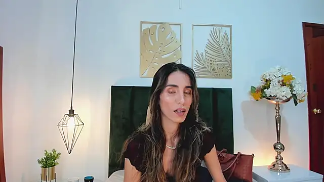 Snapshot of Nina_Cavaali chatting on January 23, 2025, 6:14 pm Nina Cavaali online show from January 23, 2025, 6:14 pm