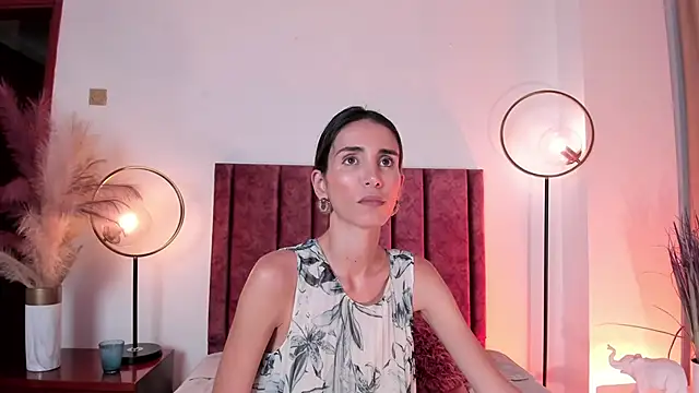 Snapshot of Nina_Cavaali chatting on February 13, 2025, 6:05 pm Nina Cavaali online show from February 13, 2025, 6:05 pm