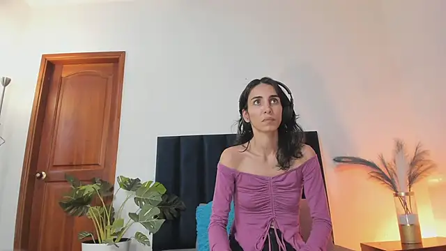 Snapshot of Nina_Cavaali chatting on September 16, 2025, 6:20 pm Nina Cavaali online show from September 16, 2025, 6:20 pm