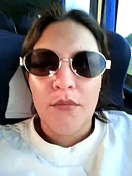 Snapshot of Mia_Hampton chatting on October 5, 2025, 10:18 pm Mia Hampton online show from October 5, 2025, 10:18 pm