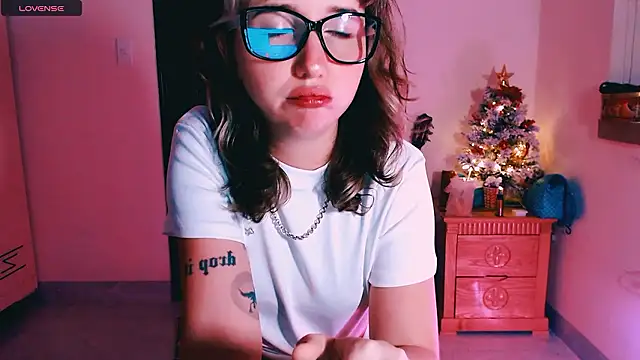 Snapshot of Cosmo_Riri chatting on January 17, 2026, 10:53 am Cosmo Riri online show from January 17, 2026, 10:53 am