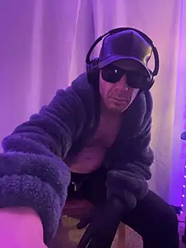 Snapshot of Randolphlancaster chatting on February 9, 2025, 9:47 am Randolphlancaster online show from February 9, 2025, 9:47 am