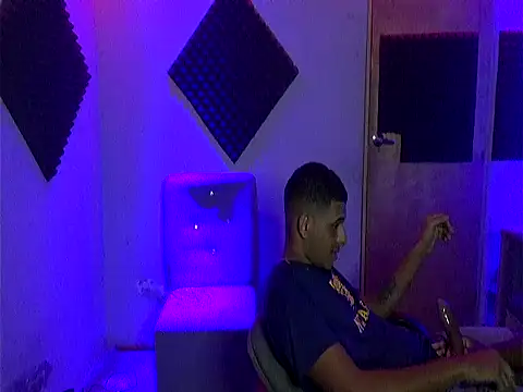 jess2020 online show from November 22, 2025, 1:48 am