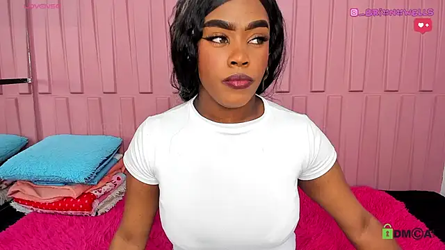 Briana Wells  online show from December 4, 2024, 1:42 pm