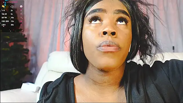 Briana Wells  online show from December 7, 2024, 1:18 pm