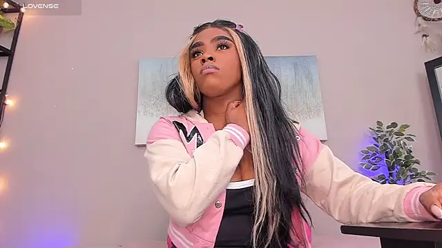 Snapshot of Briana_Wells_ chatting on February 20, 2026, 1:33 pm Briana Wells online show from February 20, 2026, 1:33 pm