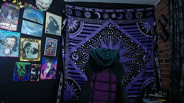 Snapshot of Yourmadame_P chatting on January 13, 2026, 1:44 am Yourmadame P online show from January 13, 2026, 1:44 am