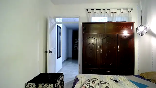 ivonne  hott1 online show from February 25, 2025, 11:22 pm