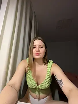 Snapshot of EllenMays chatting on February 8, 2026, 12:14 am EllenMays online show from February 8, 2026, 12:14 am