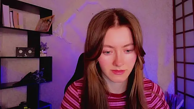 Snapshot of KateCuddle chatting on January 15, 2025, 1:56 am KateCuddle online show from January 15, 2025, 1:56 am