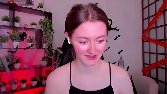 KateCuddle online show from October 29, 2025, 2:47 am