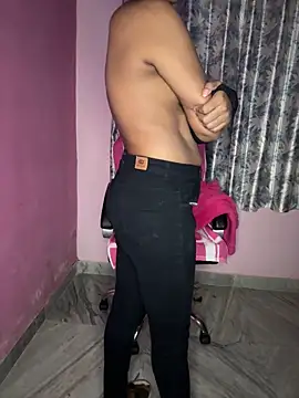 Snapshot of DAKSHA04 chatting on December 8, 2024, 8:36 pm DAKSHA04 online show from December 8, 2024, 8:36 pm