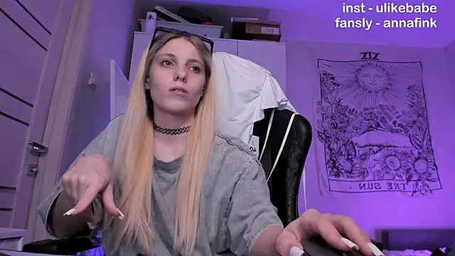 Anna Fink online show from November 4, 2025, 10:31 pm