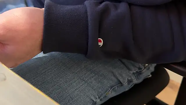 Snapshot of rickyi2023 chatting on February 6, 2026, 3:37 pm rickyi2023 online show from February 6, 2026, 3:37 pm