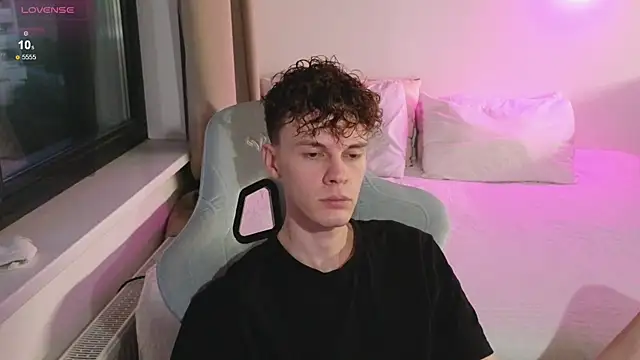 Snapshot of cute_thomas chatting on July 16, 2026, 6:47 pm cute thomas online show from July 16, 2026, 6:47 pm