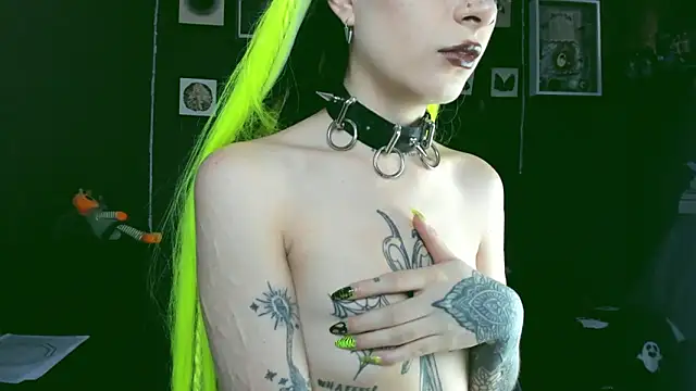 Snapshot of insania_9999_ chatting on February 7, 2025, 10:09 pm insania 9999 online show from February 7, 2025, 10:09 pm