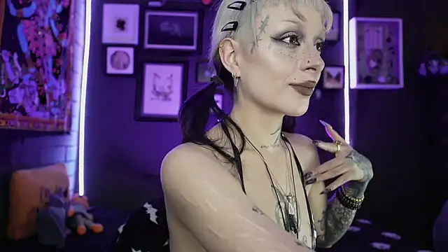 Snapshot of insania_9999_ chatting on January 16, 2026, 4:11 pm insania 9999 online show from January 16, 2026, 4:11 pm