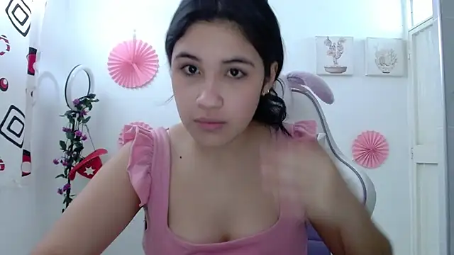 InocentHeaven1 online show from October 27, 2025, 1:04 pm