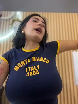 Snapshot of clarachanelricek chatting on December 18, 2025, 8:26 pm clarachanelricek online show from December 18, 2025, 8:26 pm