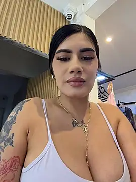 clarachanelricek online show from April 23, 2026, 8:22 pm