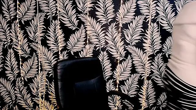 Snapshot of Olivia_playful chatting on February 6, 2026, 12:30 pm Olivia playful online show from February 6, 2026, 12:30 pm