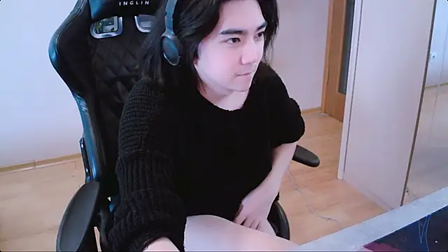 Snapshot of Judame_Aoi chatting on December 16, 2024, 9:35 am Judame Aoi online show from December 16, 2024, 9:35 am