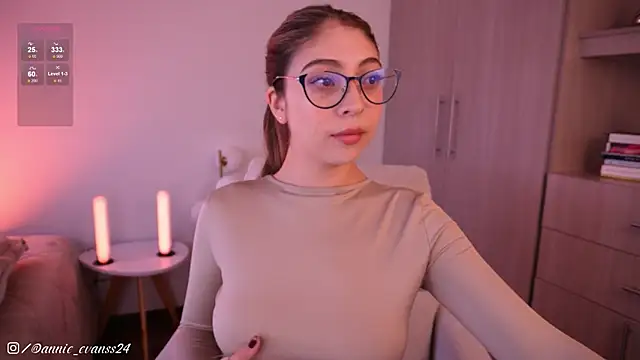 Snapshot of annie24_evans chatting on November 2, 2025, 9:17 pm annie24 evans online show from November 2, 2025, 9:17 pm