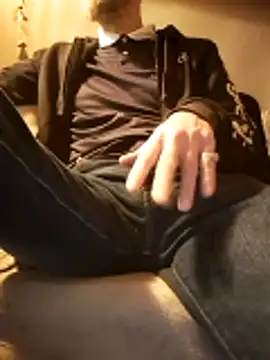 eddouxxx78 online show from November 28, 2025, 7:05 pm