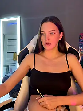 Snapshot of julia_fly chatting on November 10, 2025, 9:52 am julia fly online show from November 10, 2025, 9:52 am