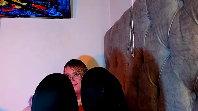 Snapshot of Sabrina_Cole chatting on October 16, 2025, 4:24 am Sabrina Cole online show from October 16, 2025, 4:24 am