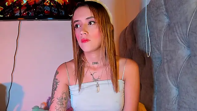 Snapshot of Sabrina_Cole chatting on October 18, 2025, 4:26 am Sabrina Cole online show from October 18, 2025, 4:26 am