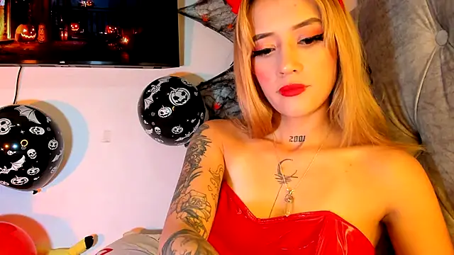 Snapshot of Sabrina_Cole chatting on November 2, 2025, 4:04 am Sabrina Cole online show from November 2, 2025, 4:04 am