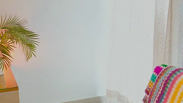 Snapshot of anabelcurvy chatting on December 15, 2025, 1:37 pm anabelcurvy online show from December 15, 2025, 1:37 pm