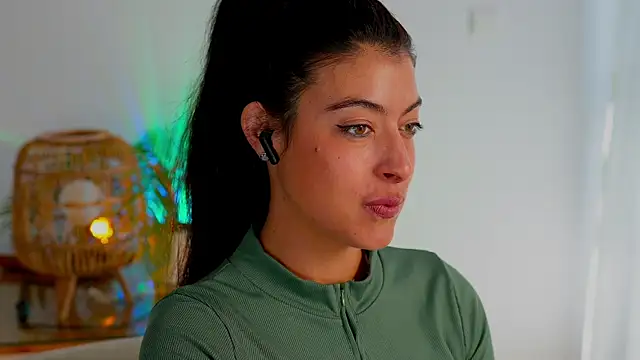 Snapshot of anabelcurvy chatting on December 18, 2025, 2:12 pm anabelcurvy online show from December 18, 2025, 2:12 pm