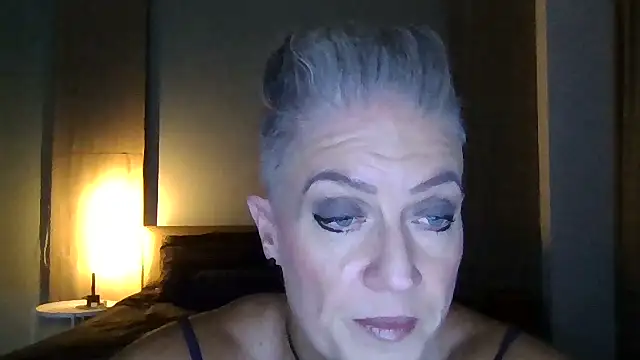 Devon2020 online show from November 11, 2025, 11:43 am