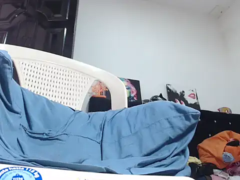 pamelabigcock69 online show from September 24, 2025, 2:42 pm