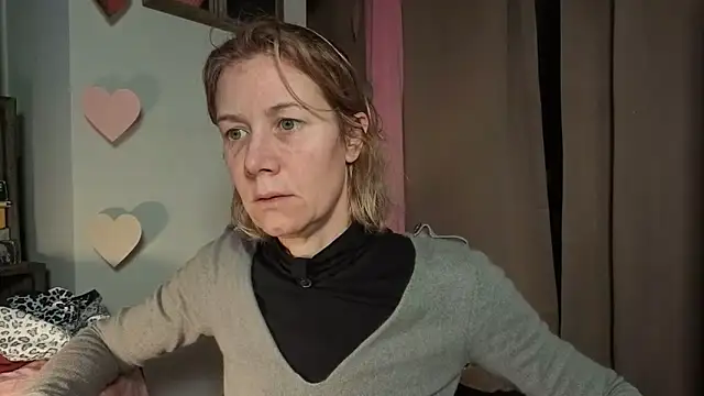 Lola Belgium online show from March 1, 2026, 7:32 am