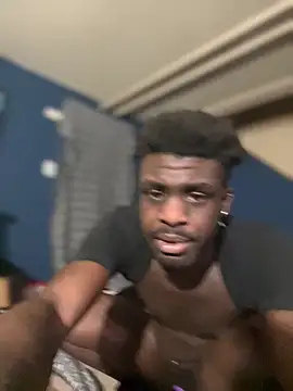 Snapshot of versetopcouple chatting on February 10, 2026, 5:06 pm versetopcouple online show from February 10, 2026, 5:06 pm