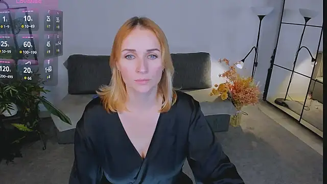 Snapshot of Karinella_x chatting on November 15, 2025, 9:43 pm Karinella x online show from November 15, 2025, 9:43 pm