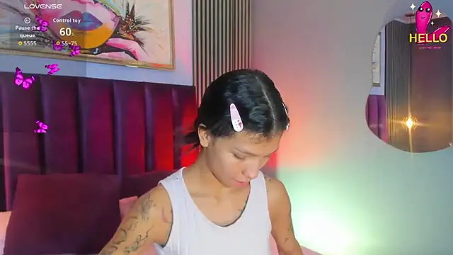 LauraAristizabal online show from November 6, 2025, 11:44 am