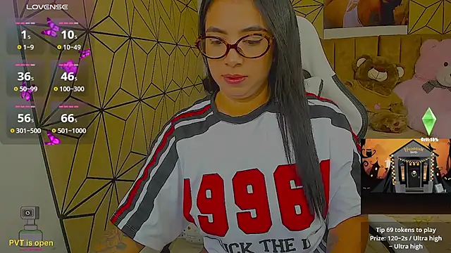 vane lopez  online show from October 28, 2025, 8:44 pm