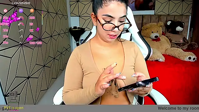 vane lopez  online show from November 19, 2025, 6:19 pm