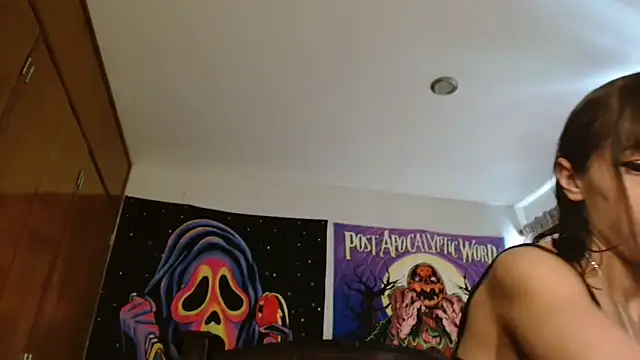 MINI Petite online show from March 11, 2026, 6:03 pm