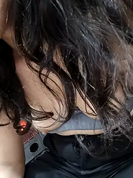 Snapshot of CuteSarikaLIVE chatting on February 4, 2025, 10:32 am CuteSarikaLIVE online show from February 4, 2025, 10:32 am