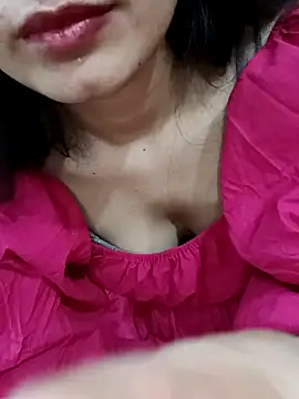 Snapshot of CuteSarikaLIVE chatting on February 14, 2025, 7:28 am CuteSarikaLIVE online show from February 14, 2025, 7:28 am