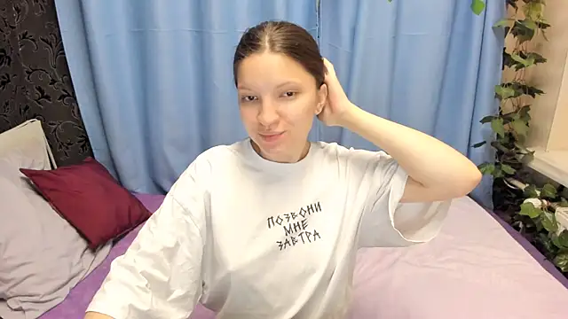 MelaniGrand online show from September 9, 2025, 8:36 am