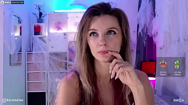 Karamelsw  online show from November 3, 2025, 10:10 pm