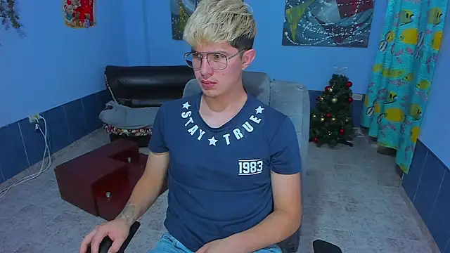 patrik 027 online show from December 4, 2025, 7:28 am