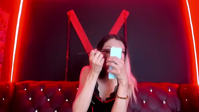 Snapshot of Victoria_Badgal_ chatting on November 21, 2025, 8:51 pm Victoria Badgal online show from November 21, 2025, 8:51 pm